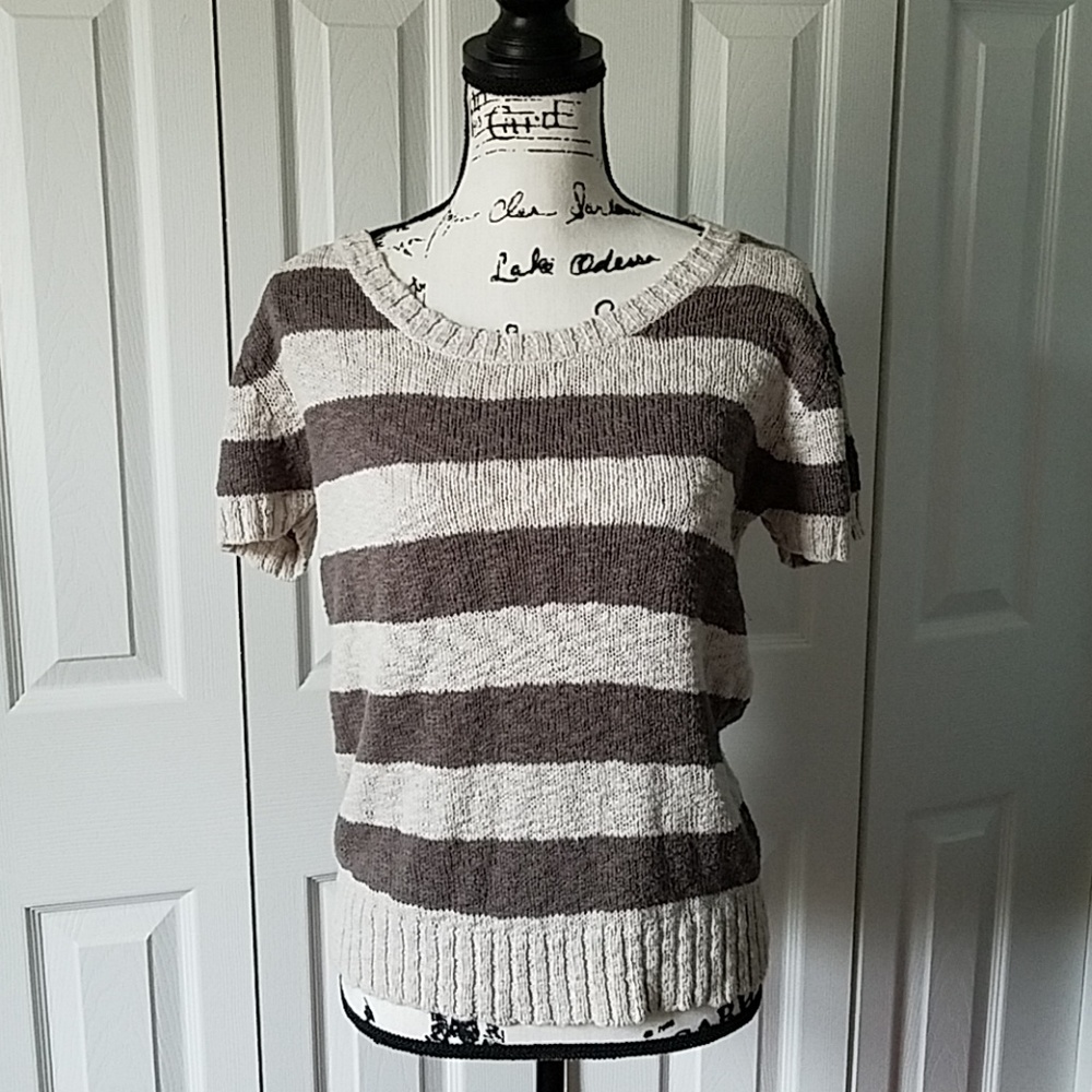 GAP short sleeve Sweater